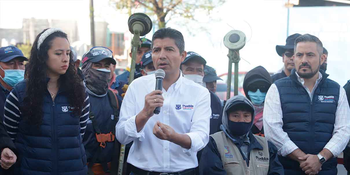 Inicia Eduardo Rivera la jornada de limpieza en tres colonias de la capital poblana