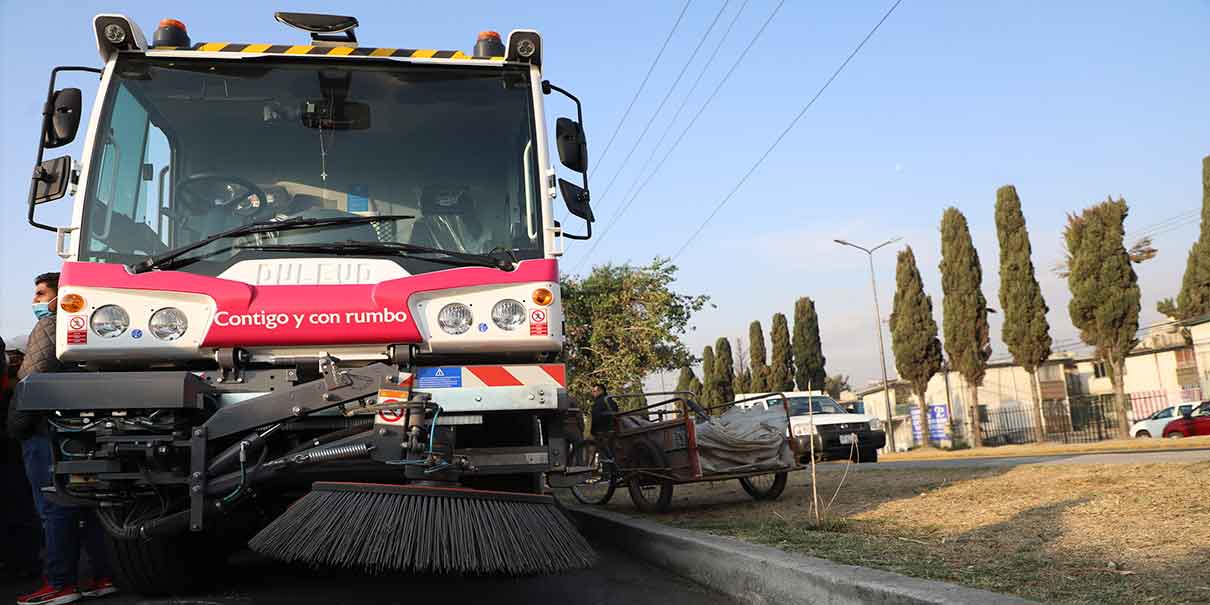 Jornada de limpieza urbana en la zona de Bosques de San Sebastián