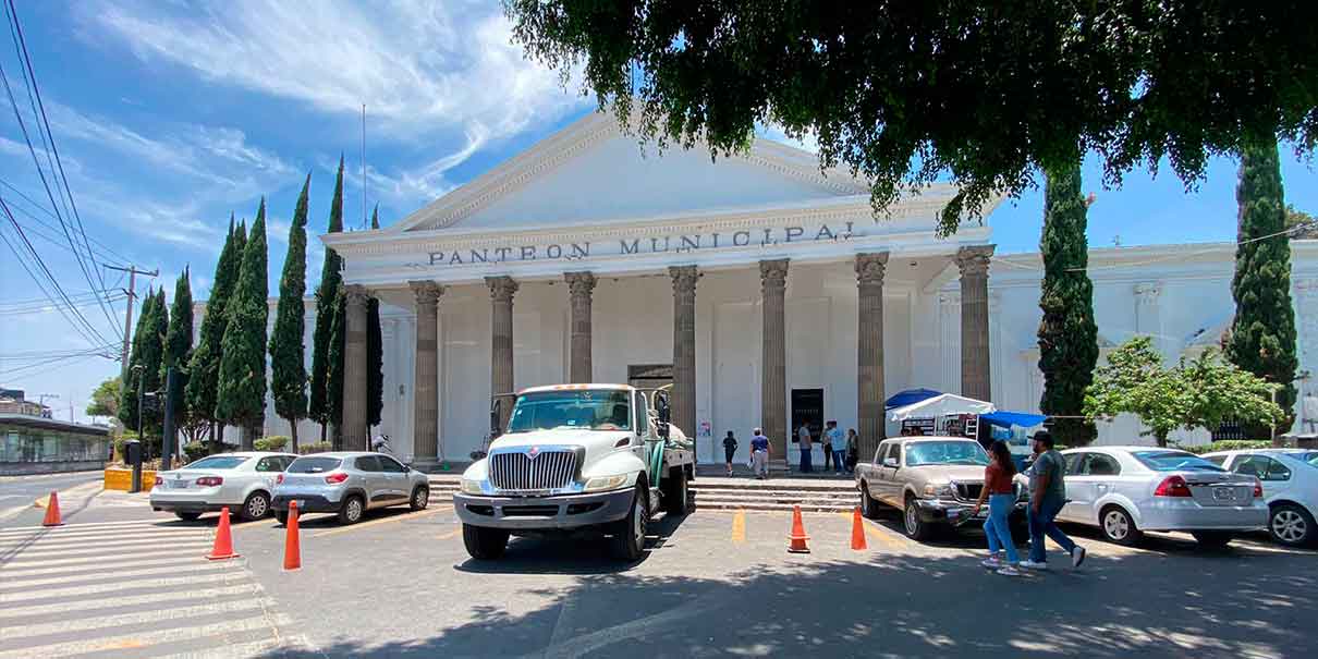 Listos panteones de la capital poblana ante día del padre 2023