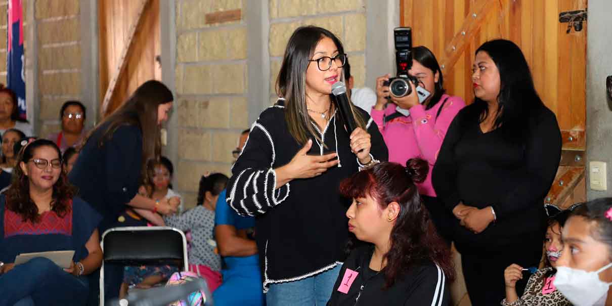 "Los Patita de Perro" dan concierto a niños con discapacidad auditiva en Puebla