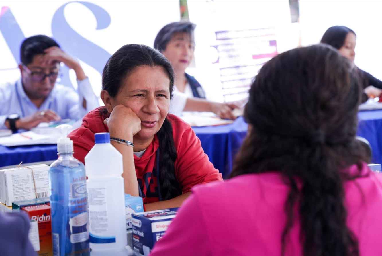 Lleva Lupita Cuautle servicios y atención directa en San Bernardino Tlaxcalancingo