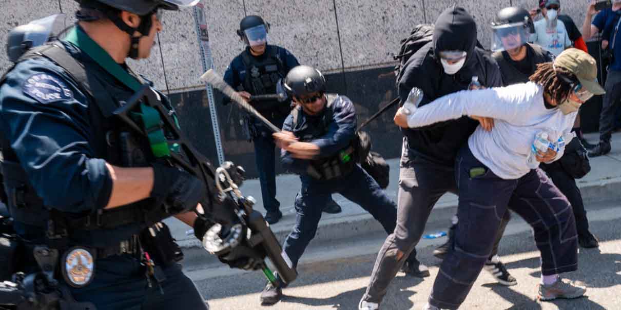 Protestas en Los Ángeles por redadas del ICE dejan choques con fuerzas federales