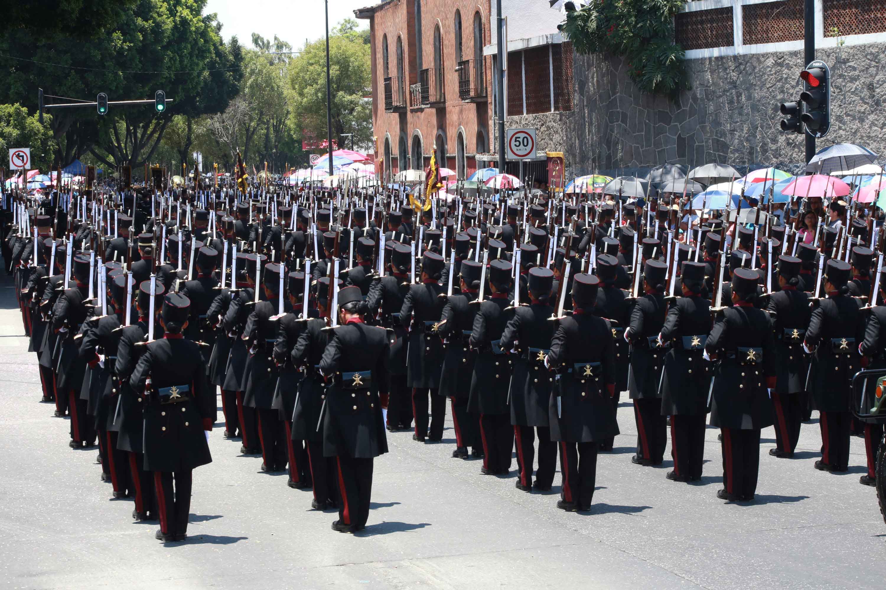 Miles de personas abarrotaron y disfrutaron la fiesta cívica por la Batalla de Puebla