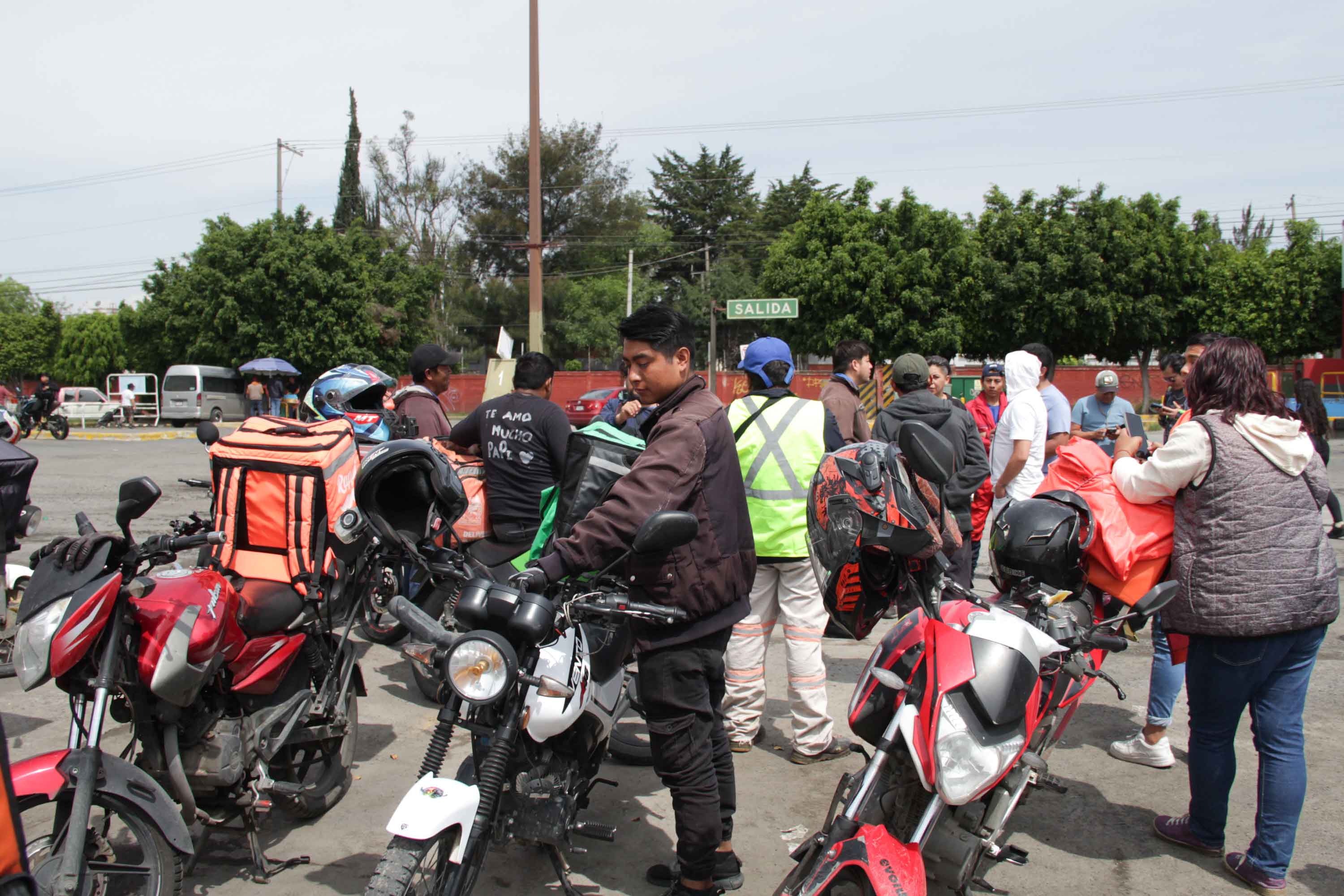 Motociclistas insisten que la Ley Casco los criminaliza; piden reunión con Movilidad