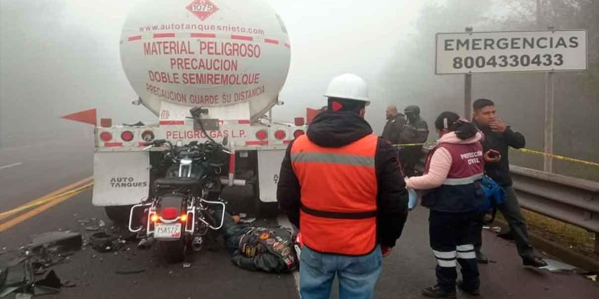 Neblina y exceso de velocidad provoca carambola en la Sierra Norte; hubo un muerto