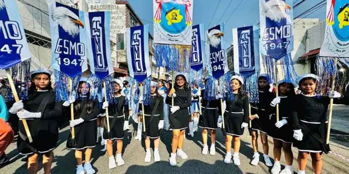 Secundaria Melchor Ocampo de Atlixco vuelve a brillar en el desfile del 5 de mayo