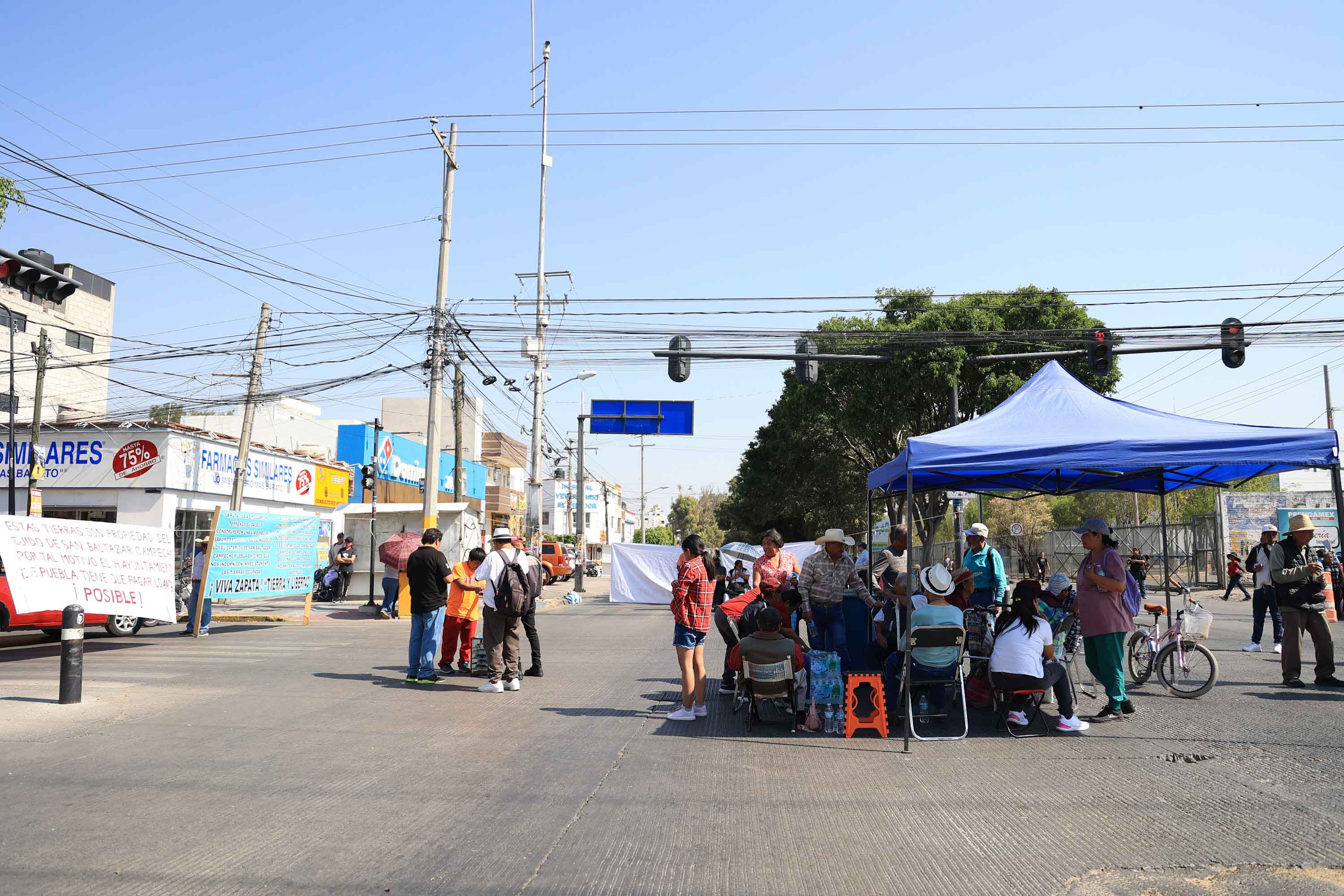 Otra vez ejidatarios cerraron Valsequillo y Las Torres; usuarios del RUTA tuvieron que caminar