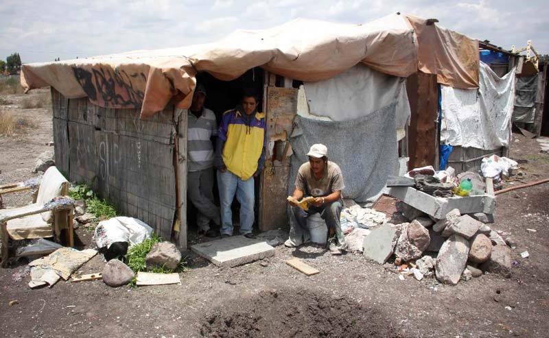 Pobreza en México: 13.4 millones salieron de la pobreza y persisten carencias sociales en 6 de cada 10 personas