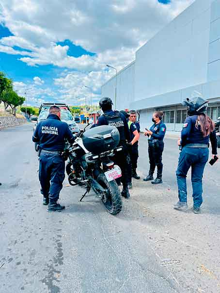 Por falta de pericia se accidentan elementos de Seguridad Pública de Izúcar