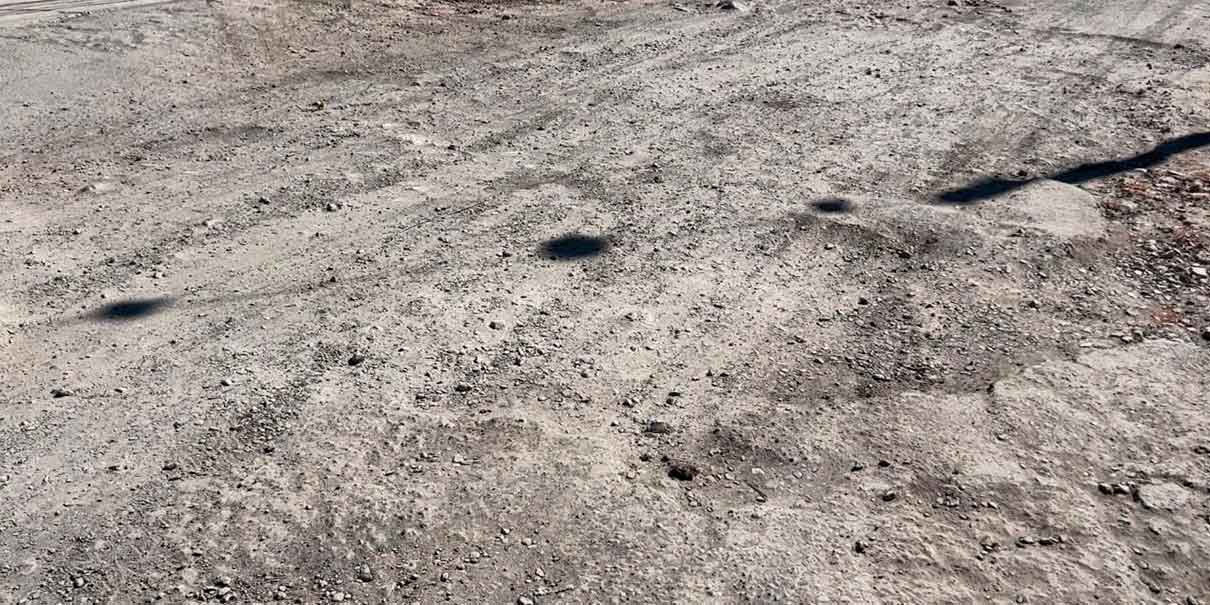 Por incompetencia de la edil Xóchitl Ariza, habitantes de Tilapa viven en la polvareda