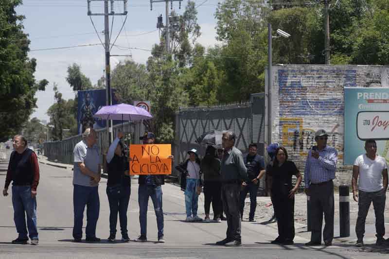 Protestas indefinidas por ciclovía en Puebla; acusan afectaciones económicas