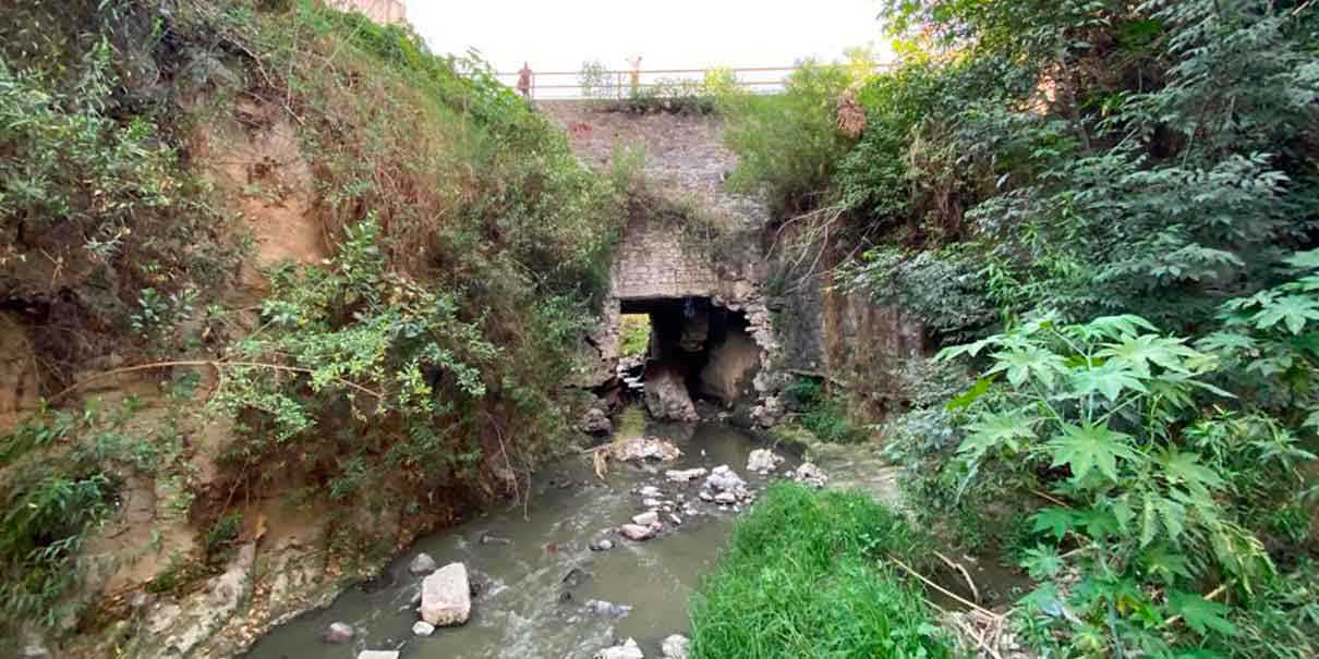 Se va a caer el puente en la colonia Naciones Unidas