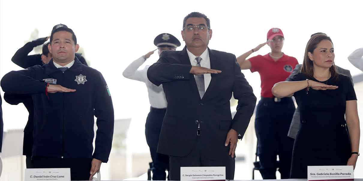 Reconocen labor del policía y recuerdan a uniformados caídos en Puebla