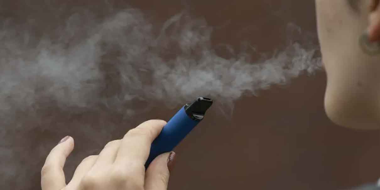 Regulación provocó la venta clandestina de vapeadores