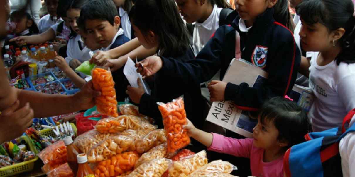 No habrá comida chatarra afuera de planteles, todos serán retirados: Chedraui