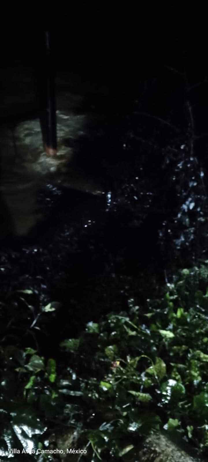 Ruptura en ducto de PEMEX causa desastre ambiental en Jalpan