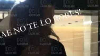 ¿Andrea Legarreta enamorada de nuevo? Captan a la conductora en cita y besos con misterioso galán