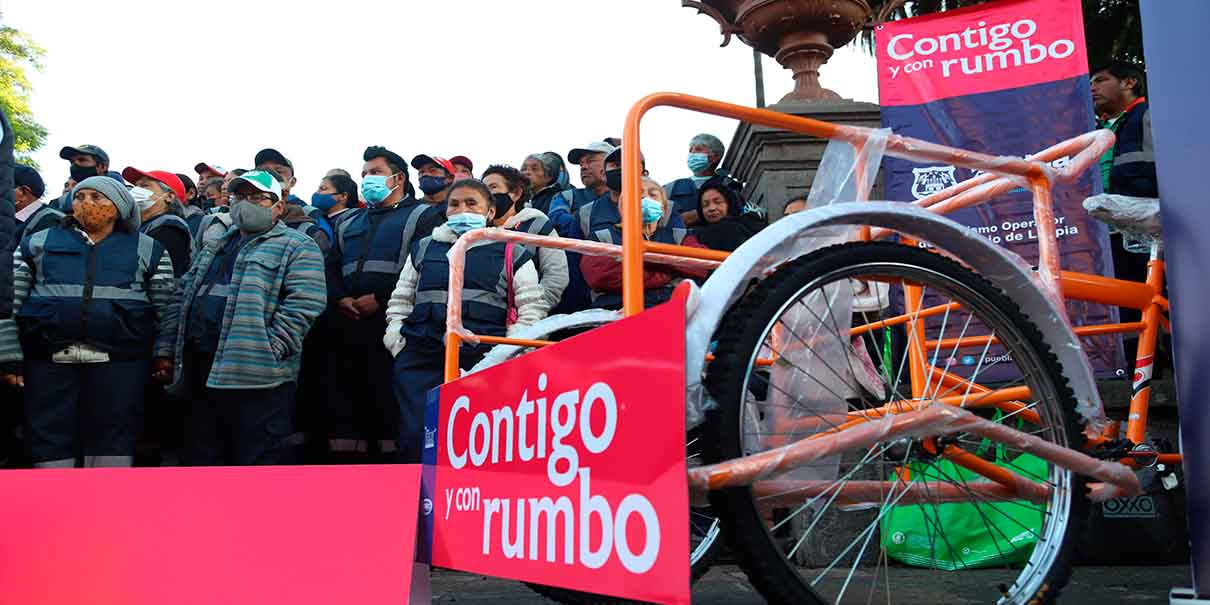 Se reconoce labor de recicladores voluntarios en Puebla, reciben uniformes
