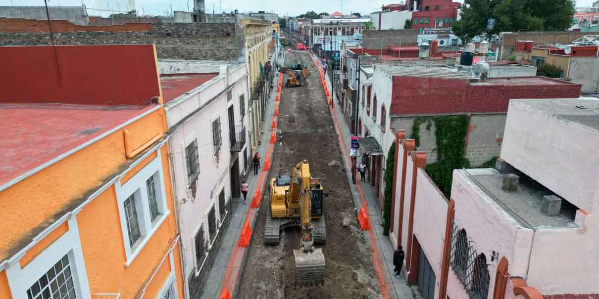 Avanzan obras en calles del Centro Histórico se Puebla entre ayuntamiento y Agua de Puebla