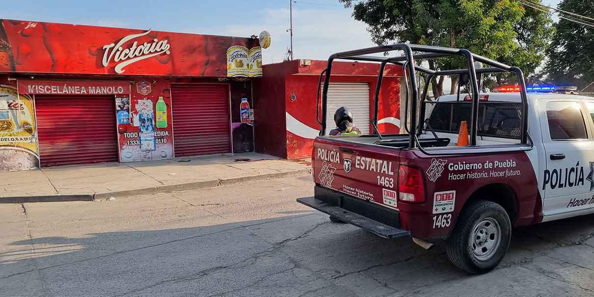 Afuera de una tienda EJECUT4N a cuatro hombres en San Francisco Totimehuacán