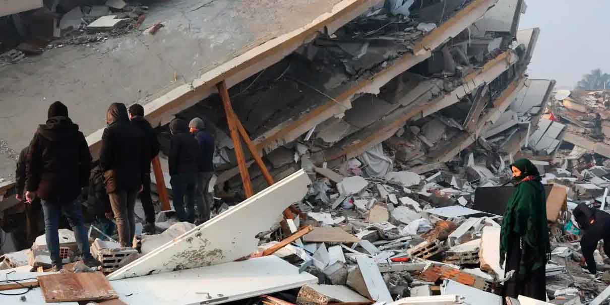 Suben a más de 5 mil las muertes por terremoto en Turquía y Siria