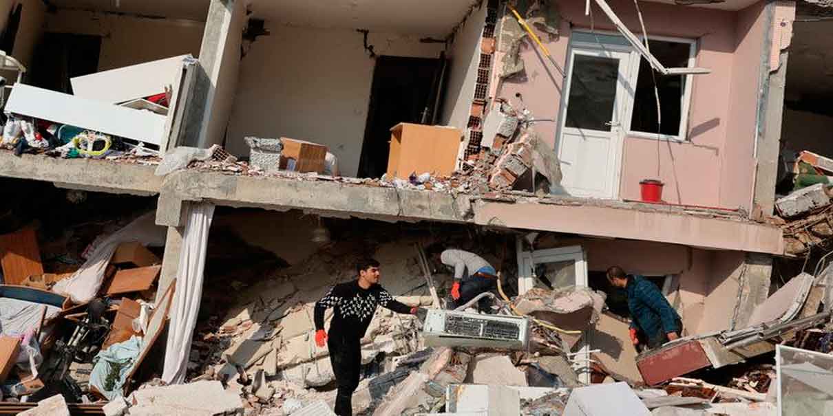 Suben a más de 5 mil las muertes por terremoto en Turquía y Siria