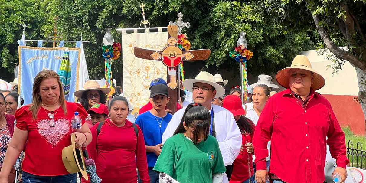 Peregrinación de la Esperanza: Miles de fieles cruzan la Puerta Santa en Tilapa