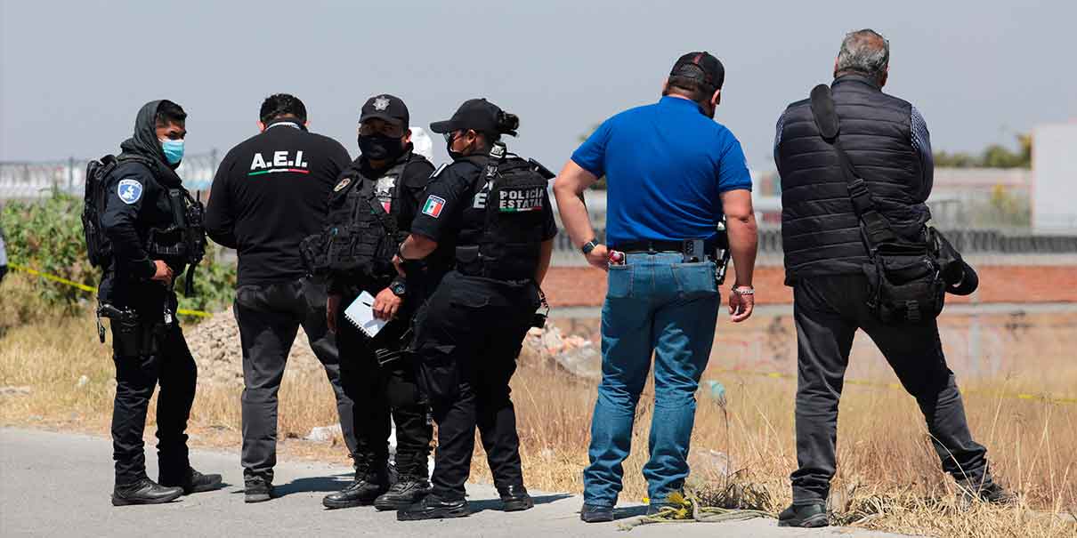 Tiran cuerpo encobijado en paraje de Tlaxcalancingo