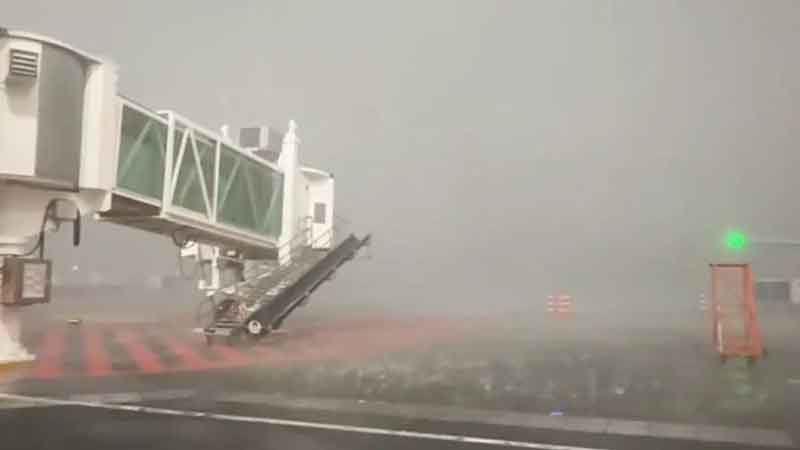 Tormenta intensa paraliza vuelos, transporte y afecta zonas clave en CDMX