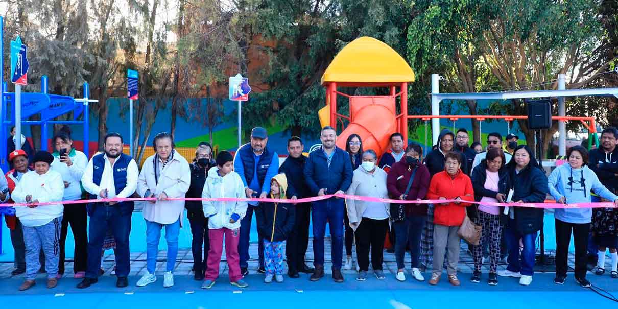 Vecinos de Galaxia Castillotla recibieron renovado parque