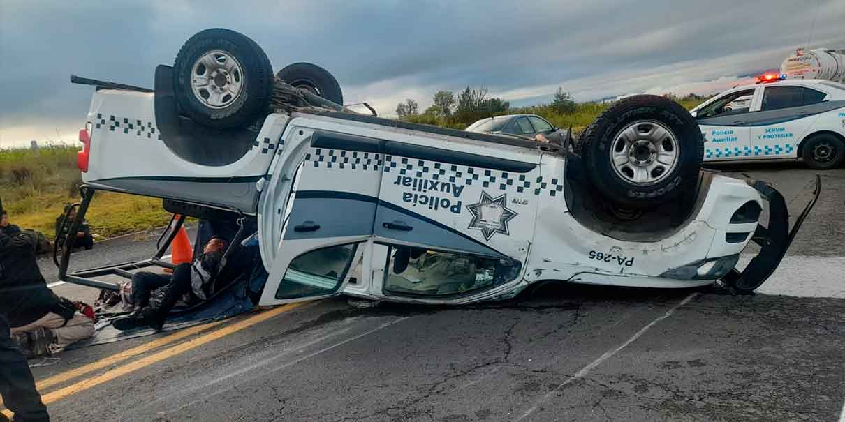 Volcadura de patrulla deja 13 policías lesionados en la Tlaxco-Tejocotal