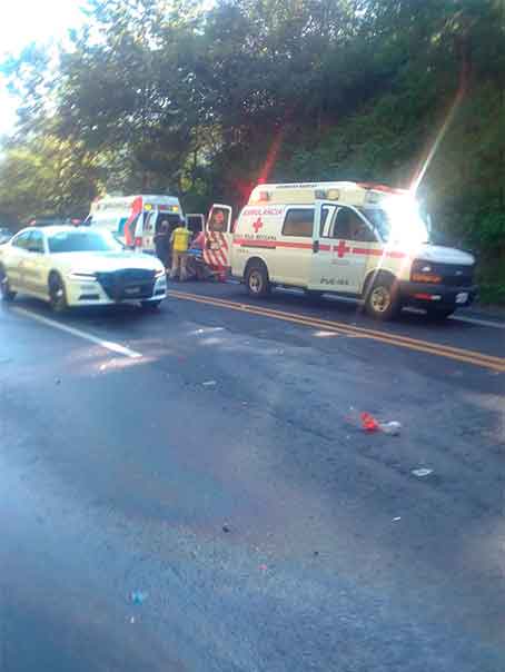 Volcadura de tráiler en la México-Tuxpan cobra la vida de una persona