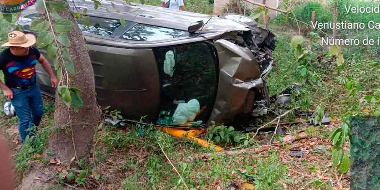 Familia se precipitó a barranca en la Sierra Norte, hubo un lesionado