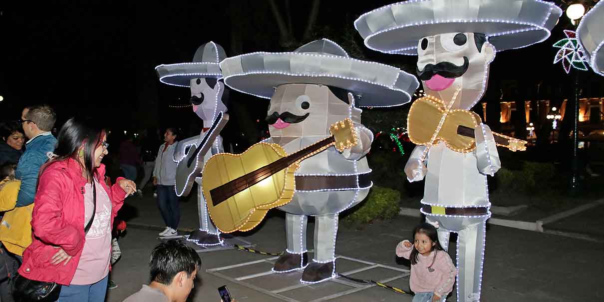 Ya puedes disfrutar de la iluminación patria en la ciudad de Puebla