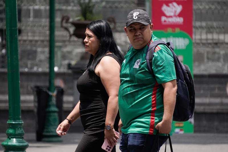 Aficionados abarrotan el Zócalo de Puebla por partido de la Selección