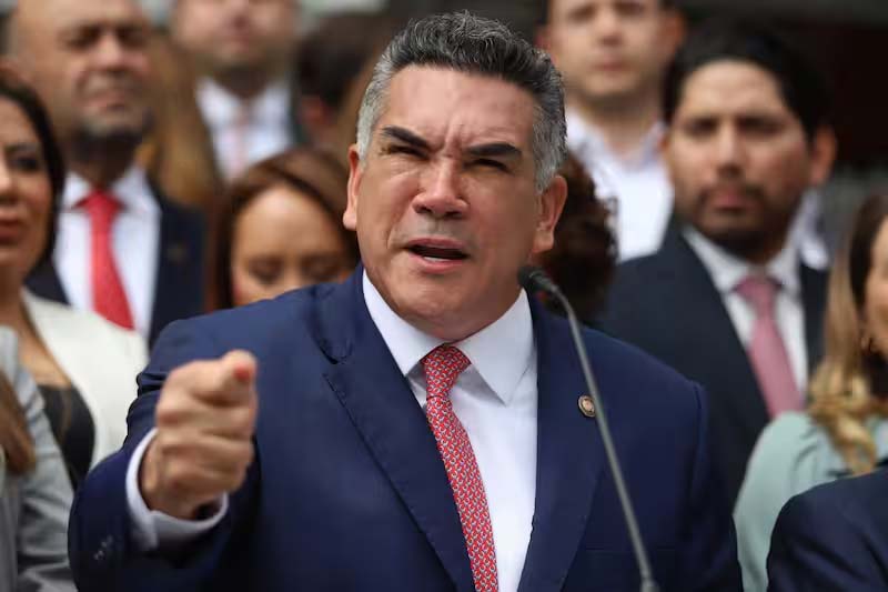 Amenaza a diputada del PRI en Sinaloa: dejan corona fúnebre y ‘Alito’ culpa a Morena