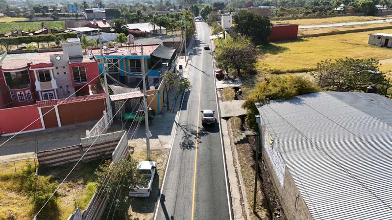 Ariadna Ayala entregó la rehabilitación del camino a Nexatengo, en Atlixco
