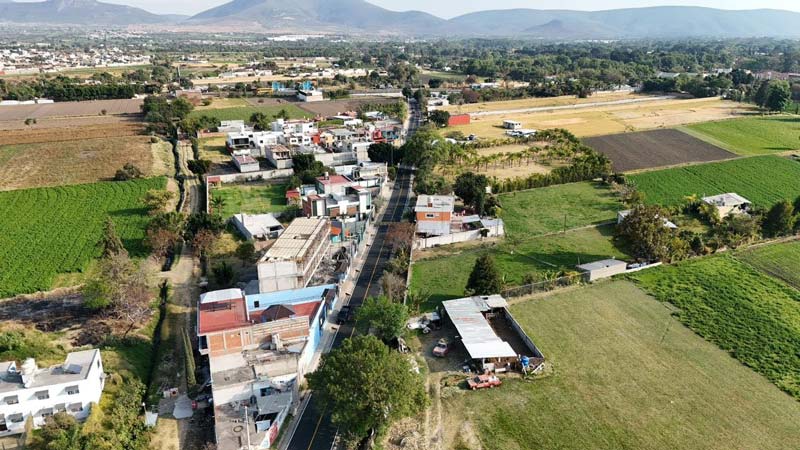 Ariadna Ayala entregó la rehabilitación del camino a Nexatengo, en Atlixco