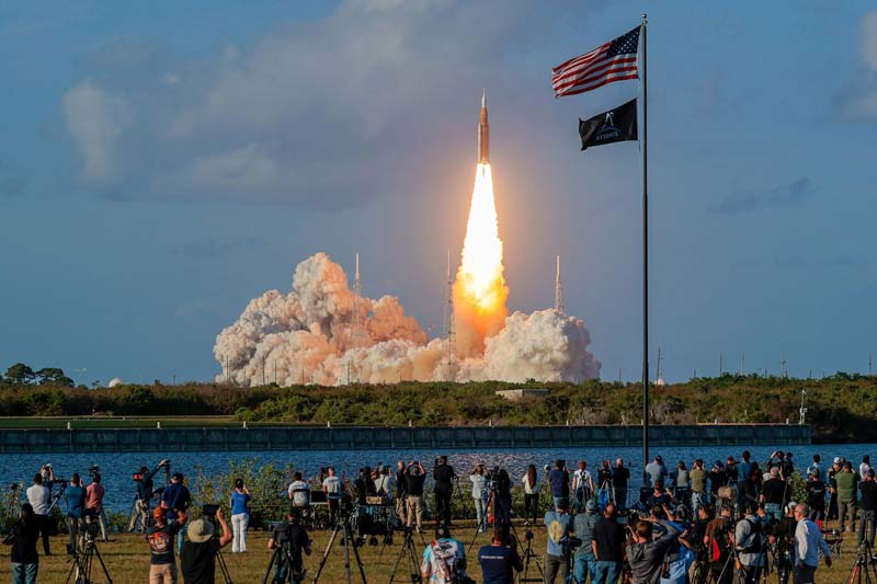 Artemis II inicia misión hacia la Luna tras más de 50 años