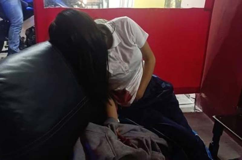 Asalto en plena luz del día deja a quinceañera hospitalizada en Puebla