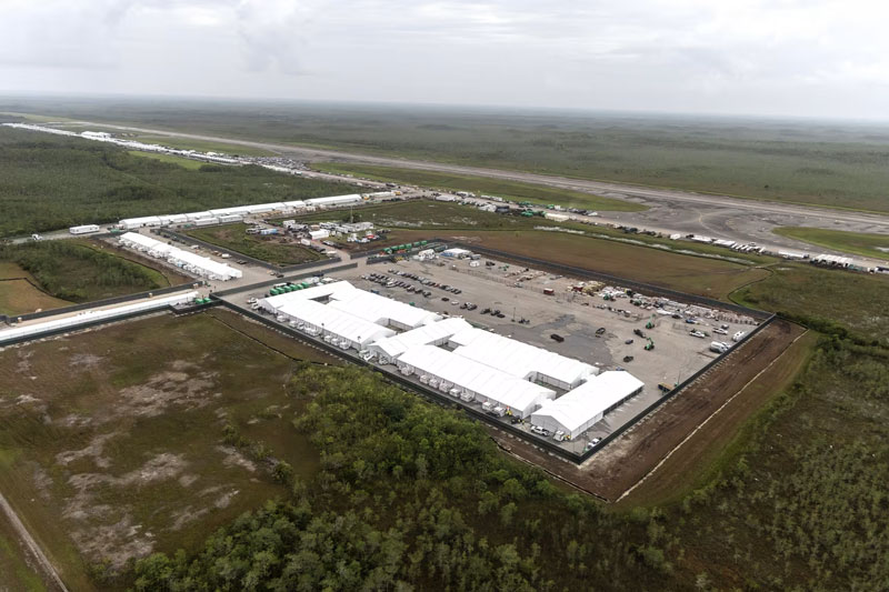 El centro de detención migratoria conocido como “Alligator Alcatraz”, en Florida.