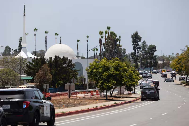 Ataque armado en mezquita de San Diego deja cinco muertos; dos eran los tiradores