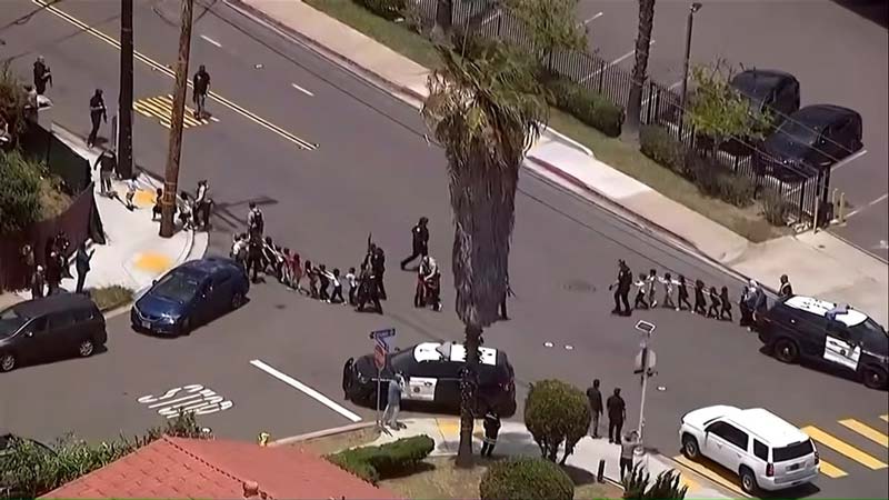 Ataque armado en mezquita de San Diego deja cinco muertos; dos eran los tiradores