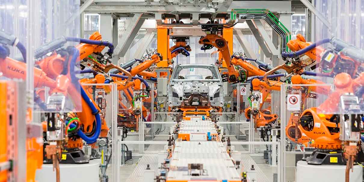 Audi México operará el fin de semana con turnos ajustados y pago doble el domingo; prevén normalidad la próxima semana.