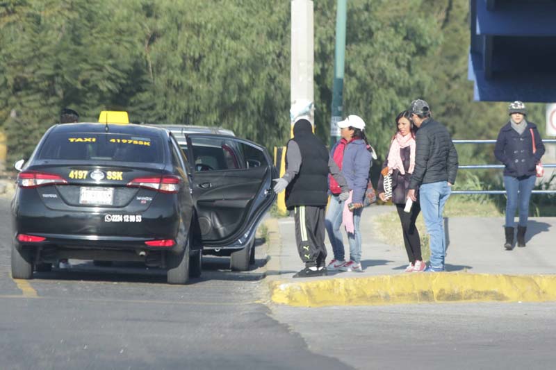 Ausencia de rutas de transporte en la ciudad revive presencia de taxis pirata