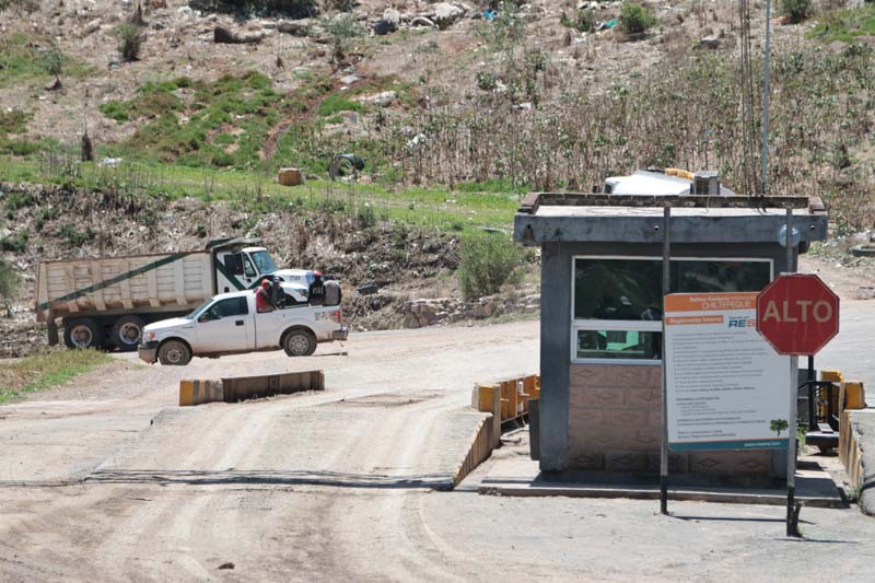 Basura de zona conurbada sigue llegando a Chiltepeque pese a clausura de Profepa