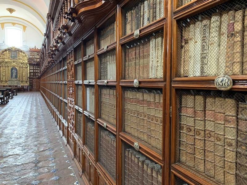 Biblioteca Palafoxiana: la joya literaria de Puebla que resguarda siglos de historia