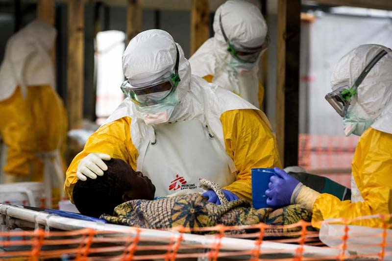 México restringe entrada a viajeros por brote de ébola en África