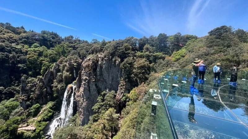 Mirador de Cristal de Zacatlán, Puebla: el lugar donde caminarás entre las nubes