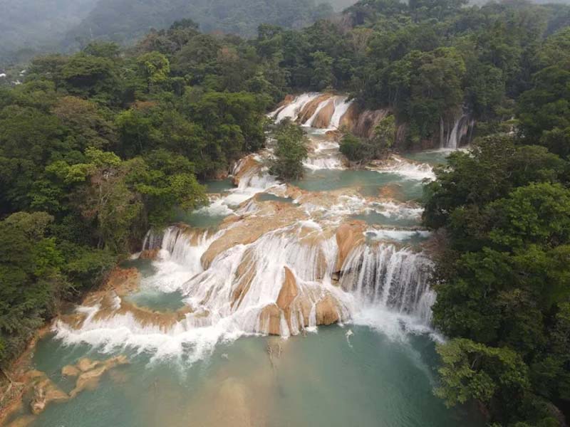 Cascadas de Agua Azul, Chiapas: donde el agua se vuelve azul y la naturaleza parece mágica